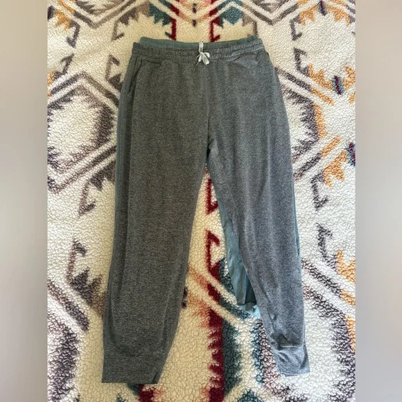 Vuori Women’s Performance Jogger Size Medium Gray Heather - Picture 6 of 12